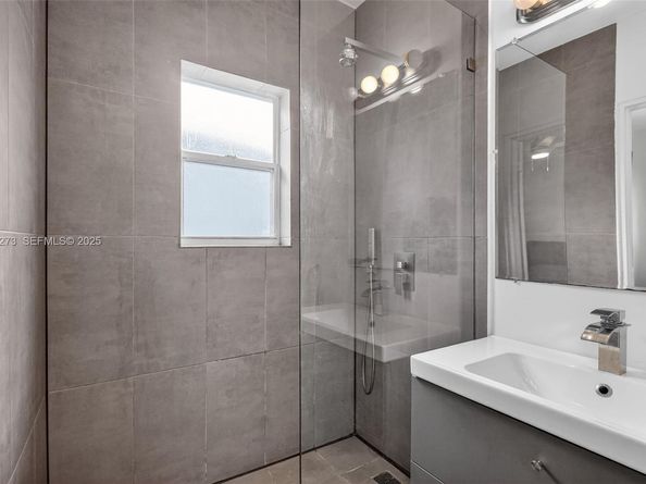 1555 Pennsylvania Ave 205, Miami Beach FL 33139