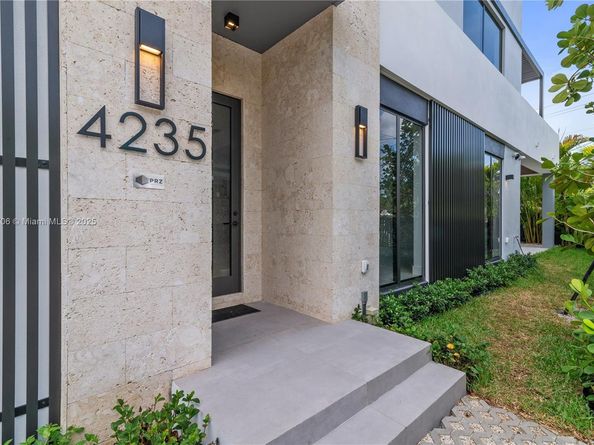 4235 NW 1st Ave, Miami FL 33127