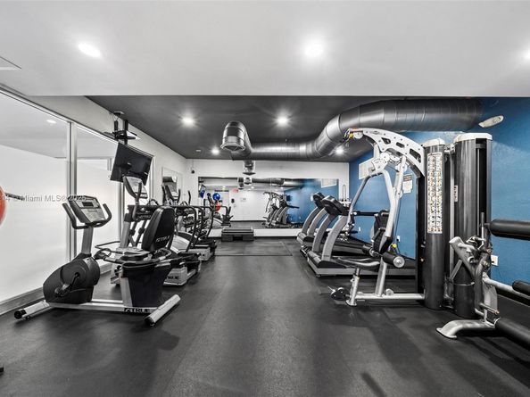 401 Golden Isles Dr 304, Hallandale Beach FL 33009
