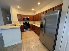 1027 NE 207th St 1027, Miami FL 33179