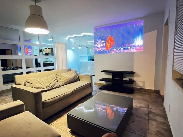 7800 Byron Ave 5, Miami Beach FL 33141