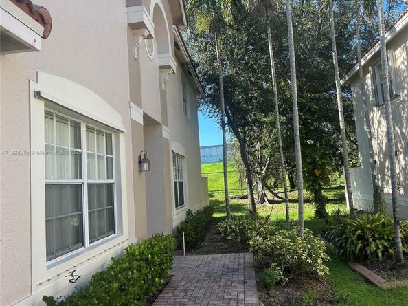 12415 SW 42nd St, Miramar FL 33027