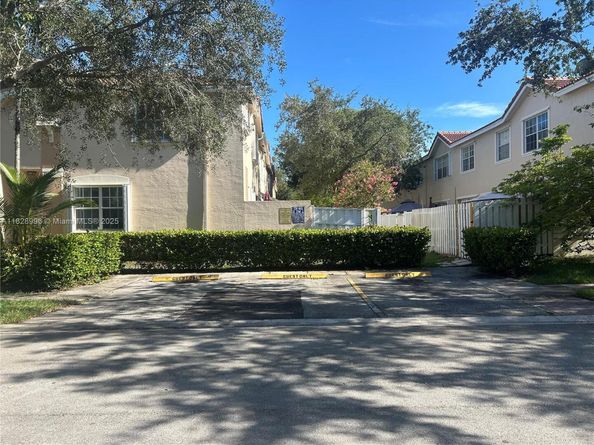 12415 SW 42nd St, Miramar FL 33027