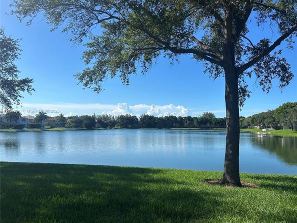 12415 SW 42nd St, Miramar FL 33027