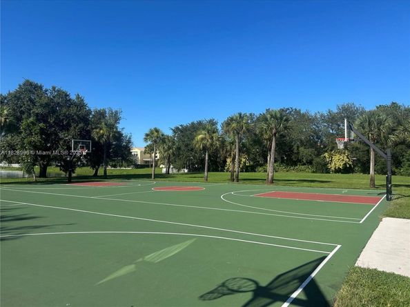 12415 SW 42nd St, Miramar FL 33027