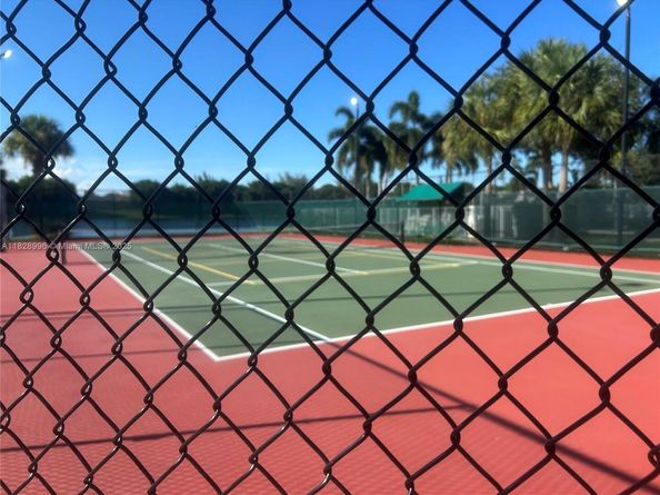 12415 SW 42nd St, Miramar FL 33027