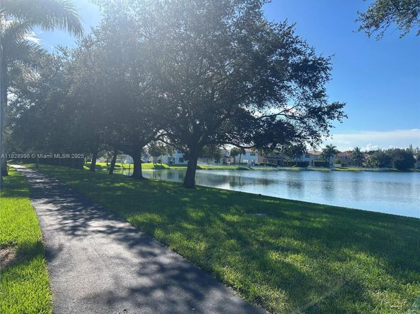 12415 SW 42nd St, Miramar FL 33027