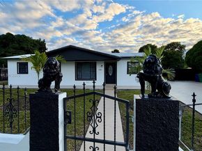 5020 NW 170th St, Miami Gardens FL 33055