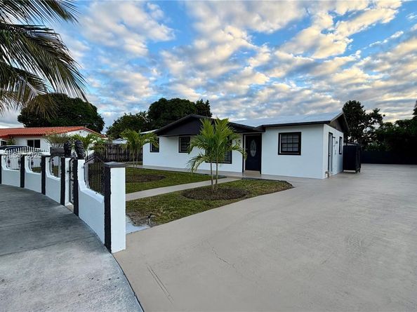 5020 NW 170th St, Miami Gardens FL 33055