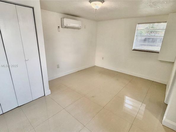 5020 NW 170th St, Miami Gardens FL 33055