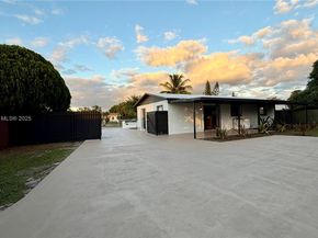 5020 NW 170th St, Miami Gardens FL 33055