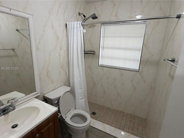 5020 NW 170th St, Miami Gardens FL 33055