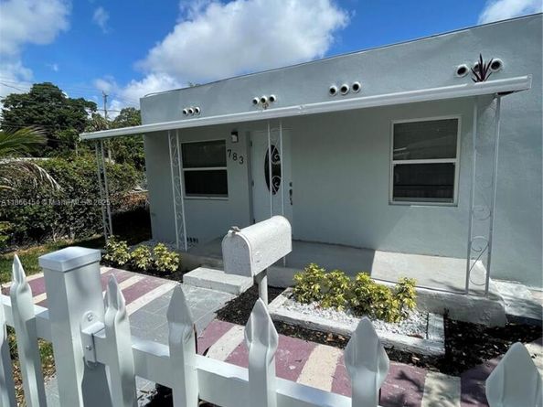 783 NW 98th St, Miami FL 33150