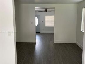 783 NW 98th St, Miami FL 33150
