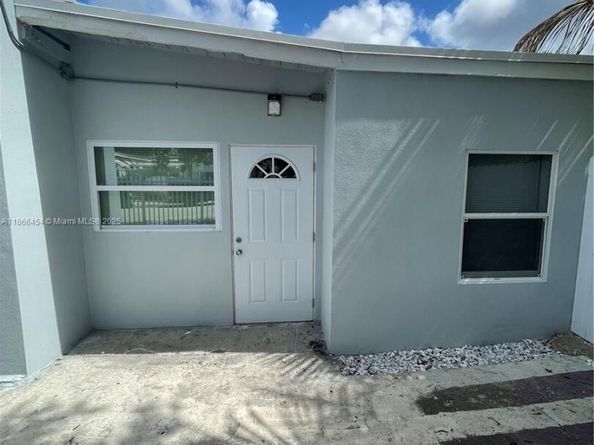 783 NW 98th St, Miami FL 33150