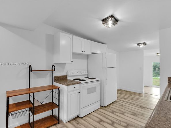 649 NW 24th Ave, Fort Lauderdale FL 33311