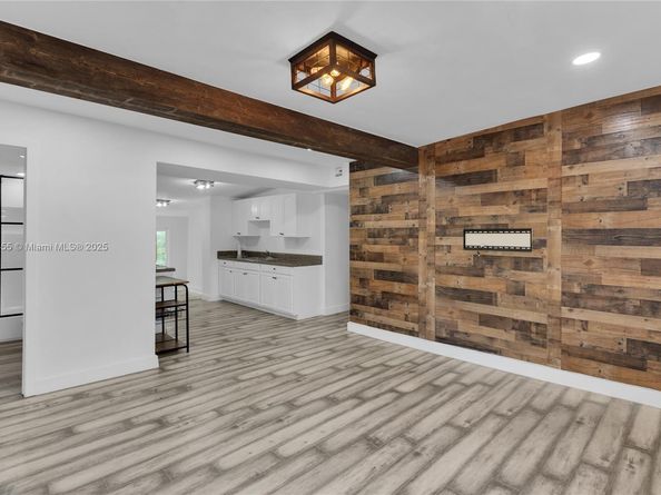 649 NW 24th Ave, Fort Lauderdale FL 33311