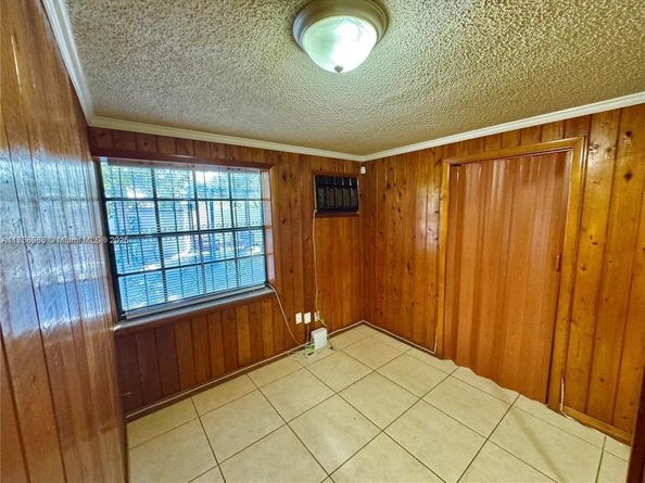 830 SE 7th Pl, Hialeah FL 33010