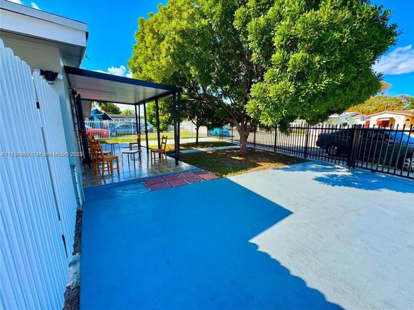830 SE 7th Pl, Hialeah FL 33010