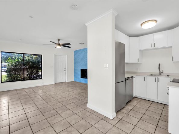 1317 NW 7th Ter, Fort Lauderdale FL 33311