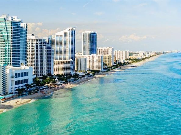 412 SW 10 St, Hallandale Beach FL 33009