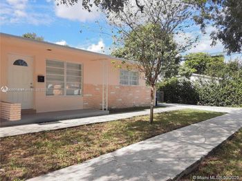 412 SW 10 St
