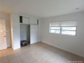 412 SW 10 St, Hallandale Beach FL 33009