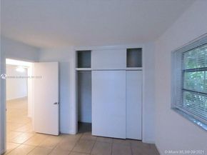 412 SW 10 St, Hallandale Beach FL 33009