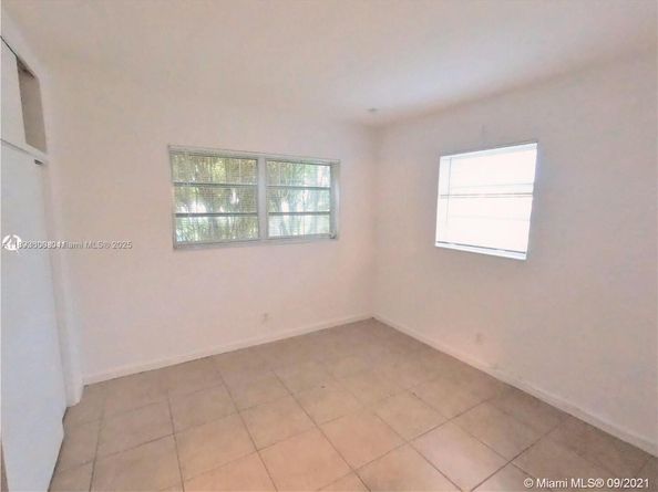 412 SW 10 St, Hallandale Beach FL 33009
