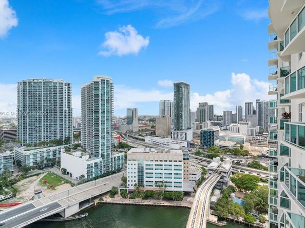 31 SE 5th St 2911, Miami FL 33131
