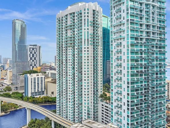 31 SE 5th St 2911, Miami FL 33131