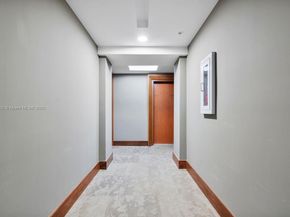31 SE 5th St 2911, Miami FL 33131