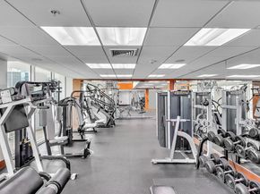 31 SE 5th St 2911, Miami FL 33131