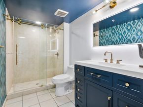 31 SE 5th St 2911, Miami FL 33131