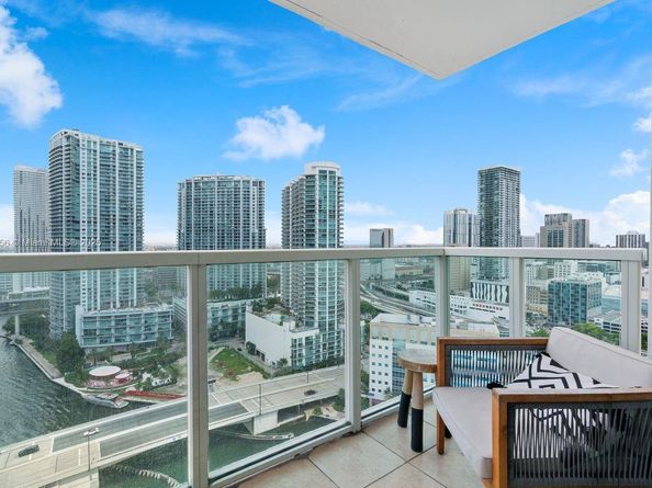 31 SE 5th St 2911, Miami FL 33131