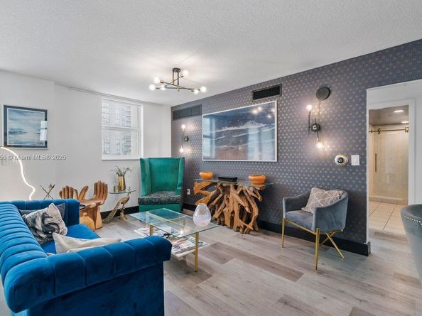 31 SE 5th St 2911, Miami FL 33131