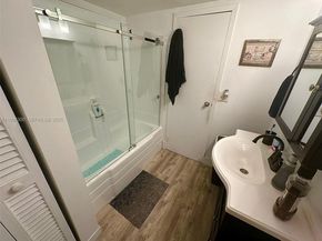 13499 Biscayne Blvd 1013, North Miami FL 33181