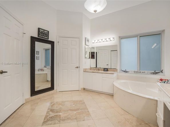 801 NW 156th Ave, Pembroke Pines FL 33028