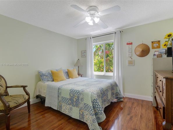 801 NW 156th Ave, Pembroke Pines FL 33028