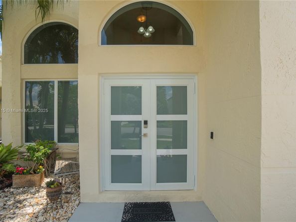 801 NW 156th Ave, Pembroke Pines FL 33028