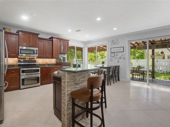 801 NW 156th Ave, Pembroke Pines FL 33028