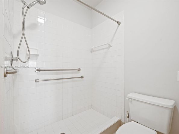 7675 Granville Dr 402, Tamarac FL 33321