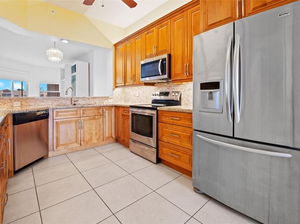 7675 Granville Dr 402, Tamarac FL 33321