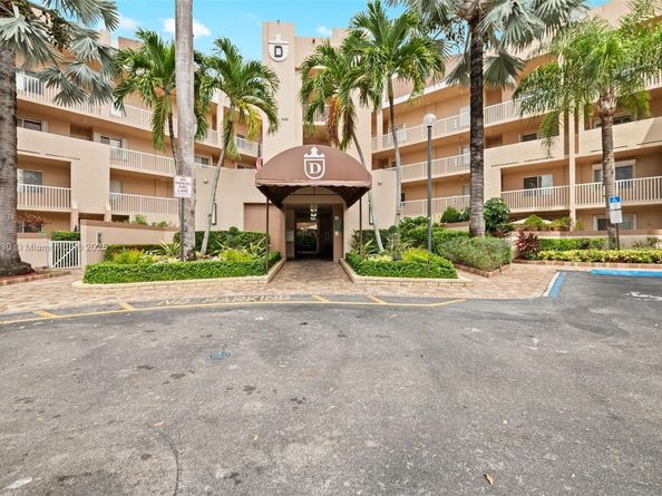 7675 Granville Dr 402, Tamarac FL 33321