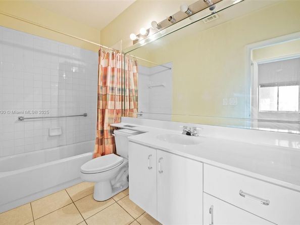 7675 Granville Dr 402, Tamarac FL 33321