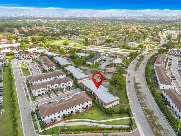 821 NE 207th Ln 1105, Miami FL 33179