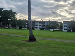 9520 S Hollybrook Lake Dr 204, Pembroke Pines FL 33025