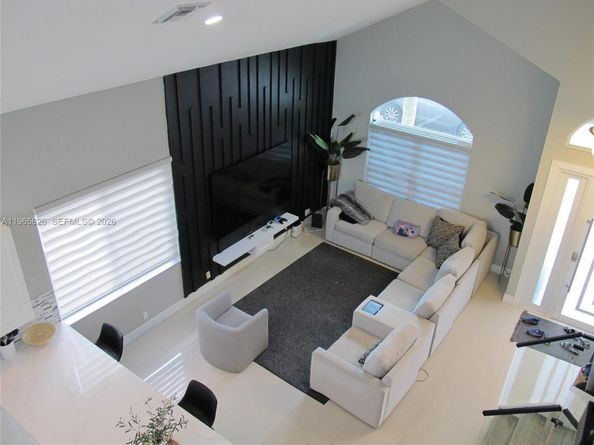 5285 NW 112th Ter, Coral Springs FL 33076