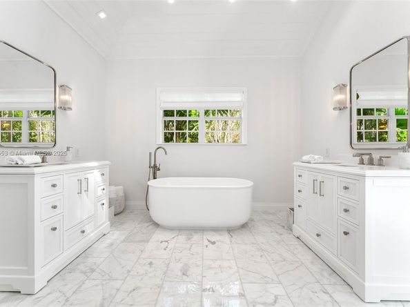 6675 Roxbury Ln, Miami Beach FL 33141