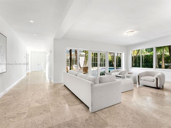 6675 Roxbury Ln, Miami Beach FL 33141